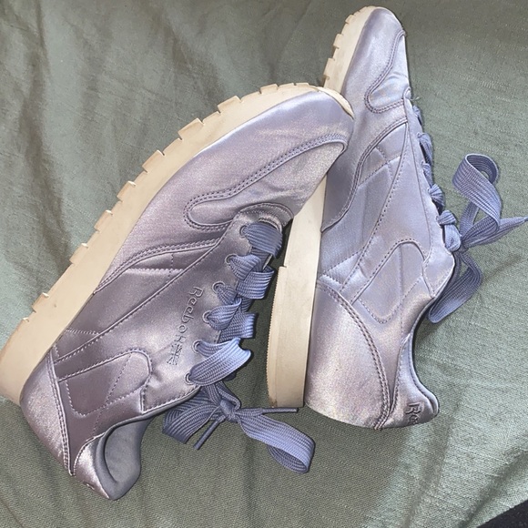 Periwinkle Reebok sneakers - Picture 3 of 4